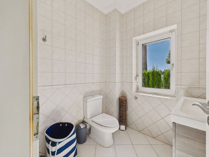Image No.32-6 Bed House for sale