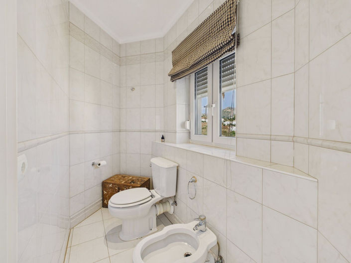 Image No.39-6 Bed House for sale