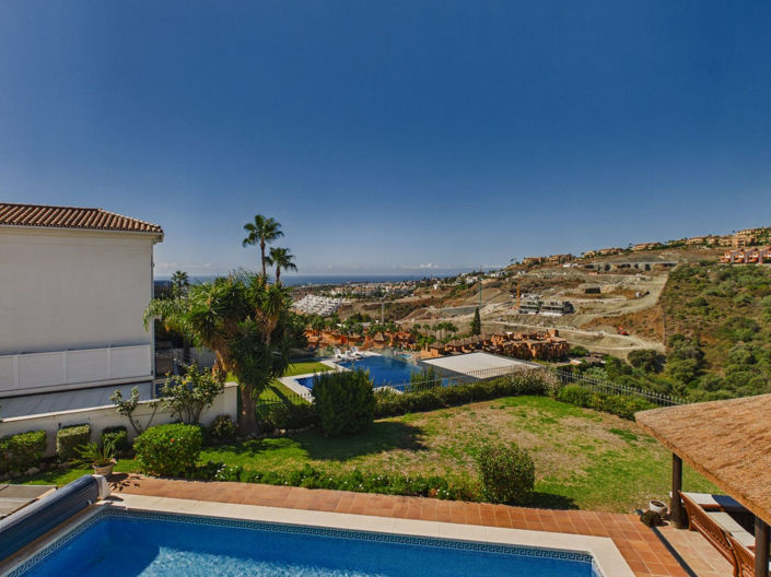Image No.41-6 Bed House for sale
