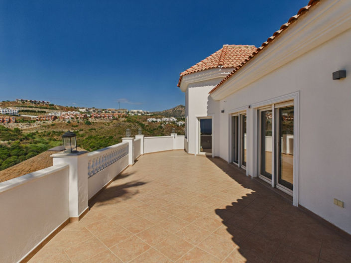 Image No.42-6 Bed House for sale