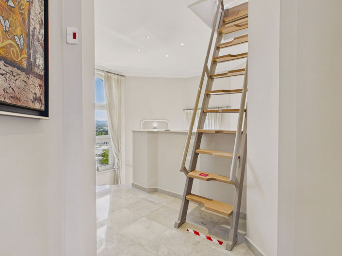 Image No.43-6 Bed House for sale