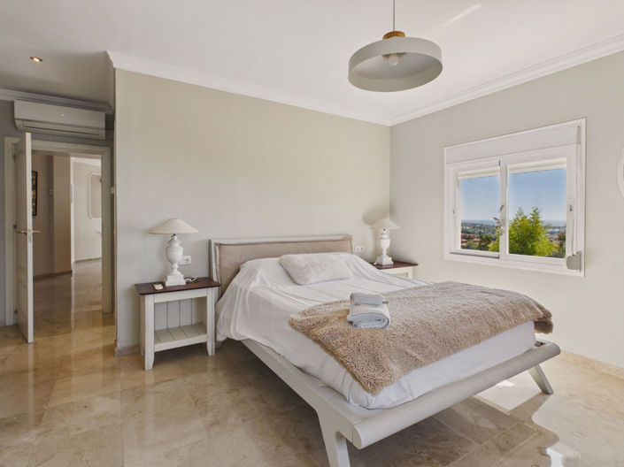 Image No.44-6 Bed House for sale