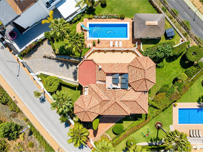Image No.5-6 Bed House for sale