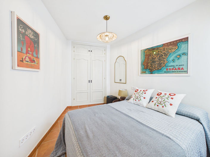 Image No.19-3 Bed House for sale
