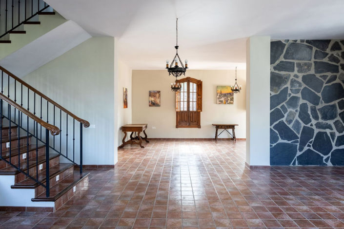 Image No.10-9 Bed House for sale