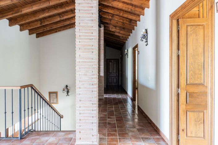 Image No.19-9 Bed House for sale