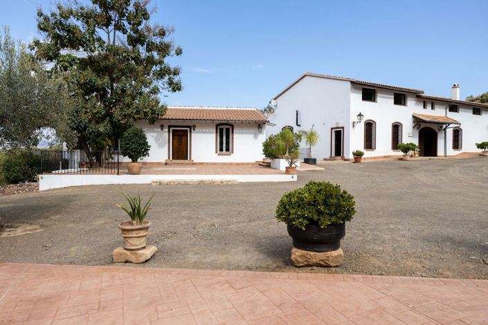 Image No.2-9 Bed House for sale