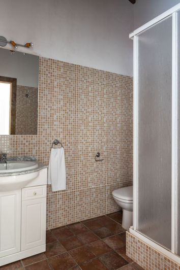 Image No.25-9 Bed House for sale