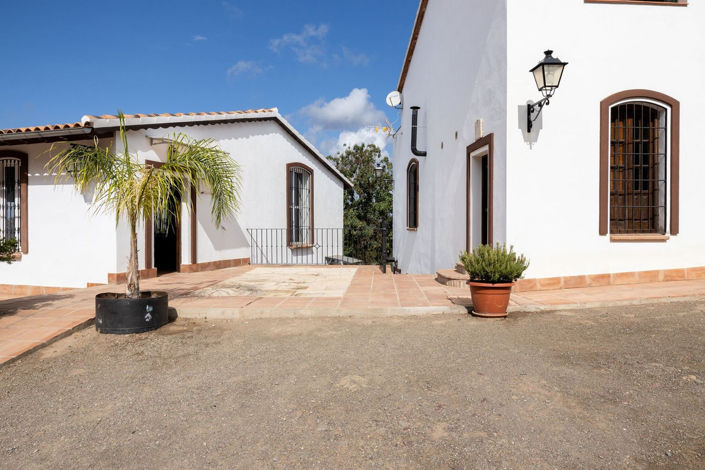 Image No.32-9 Bed House for sale