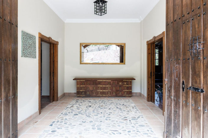 Image No.4-9 Bed House for sale