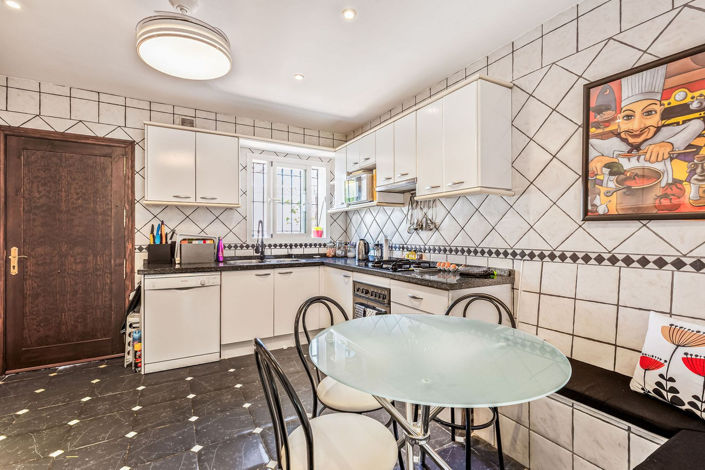 Image No.14-4 Bed House for sale