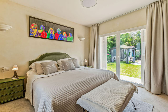 Image No.26-4 Bed House for sale