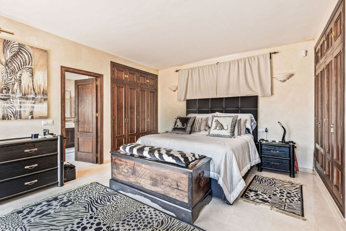 Image No.35-4 Bed House for sale