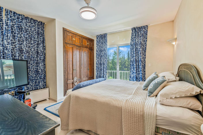 Image No.46-4 Bed House for sale