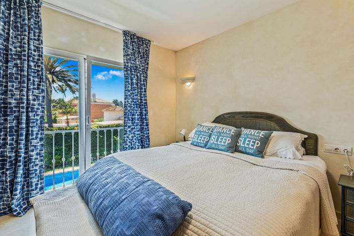 Image No.48-4 Bed House for sale