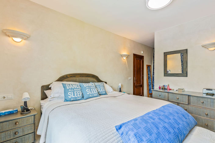 Image No.50-4 Bed House for sale