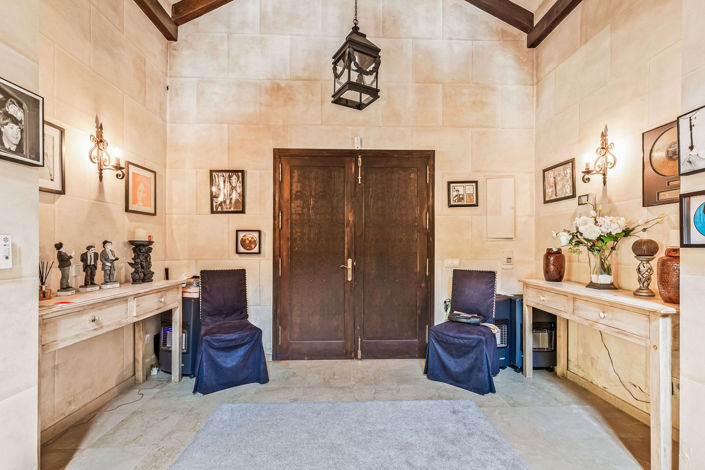 Image No.8-4 Bed House for sale