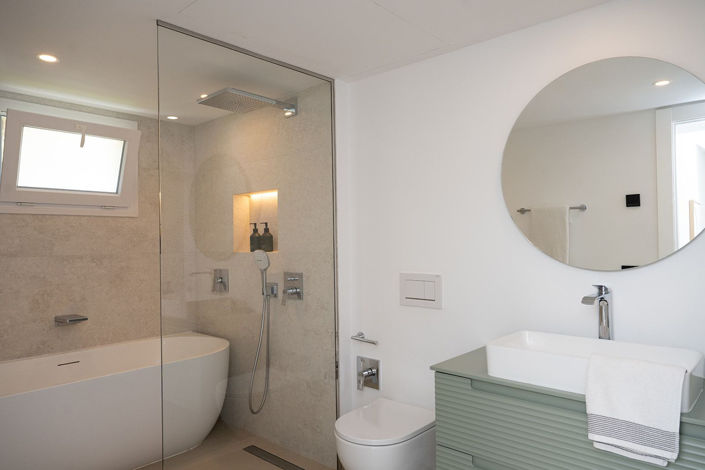 Image No.17-3 Bed House for sale