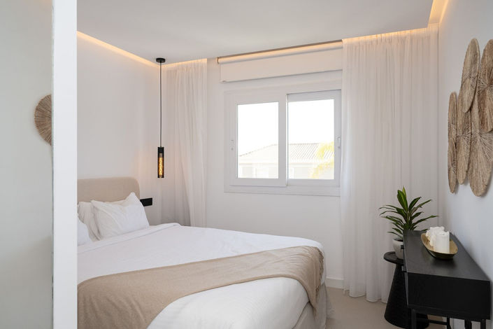 Image No.20-3 Bed House for sale