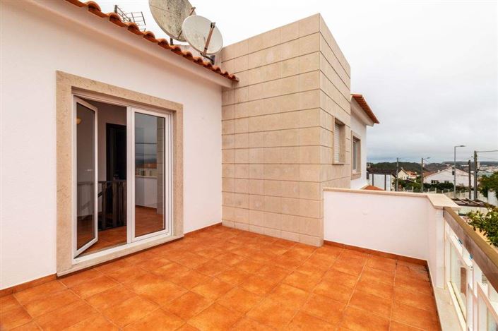 Image No.18-4 Bed House for sale