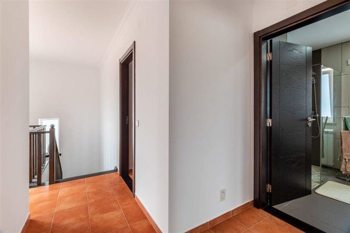 Image No.19-4 Bed House for sale