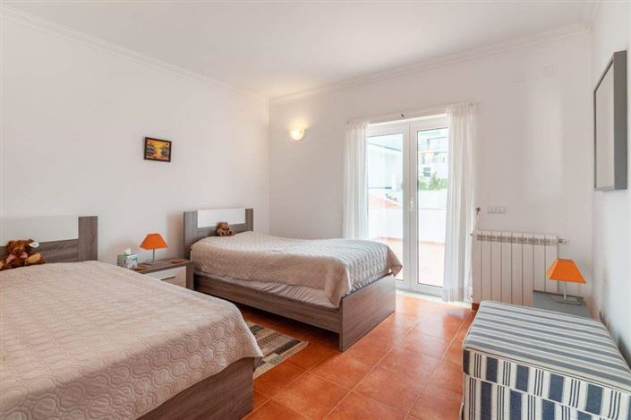 Image No.20-4 Bed House for sale