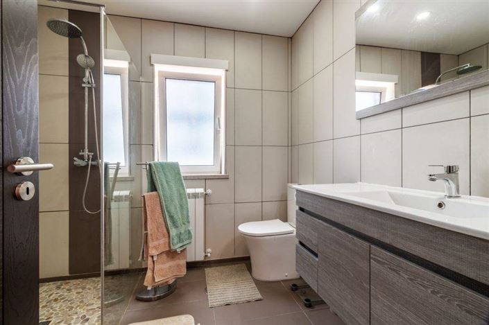 Image No.24-4 Bed House for sale