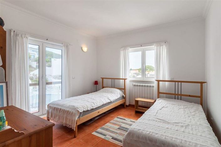 Image No.25-4 Bed House for sale