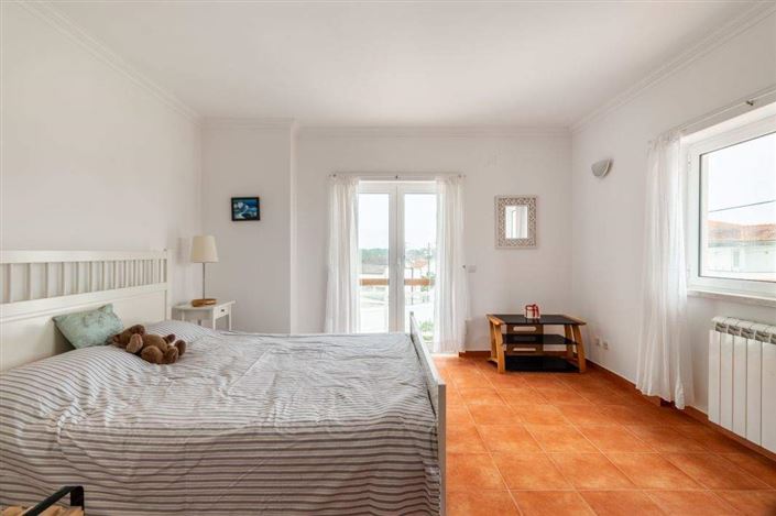 Image No.27-4 Bed House for sale