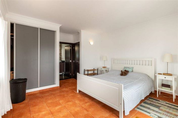 Image No.28-4 Bed House for sale