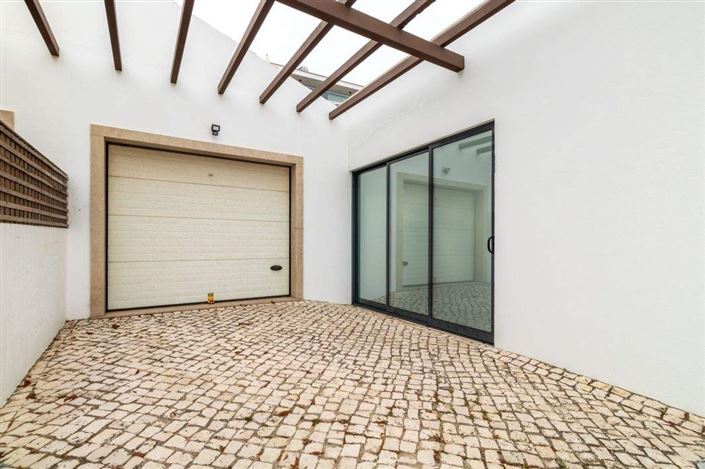 Image No.34-4 Bed House for sale