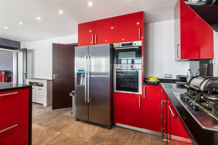 Image No.8-4 Bed House for sale