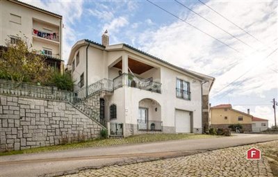 1 - Oliveira do Hospital, Maison