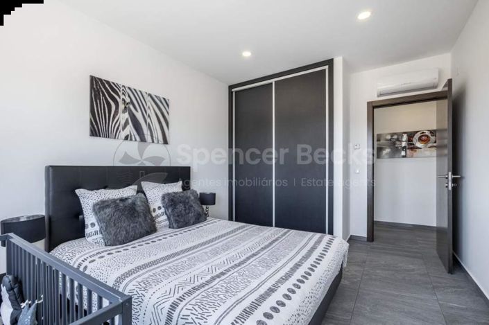 Image No.12-3 Bed House for sale