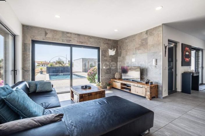 Image No.7-3 Bed House for sale