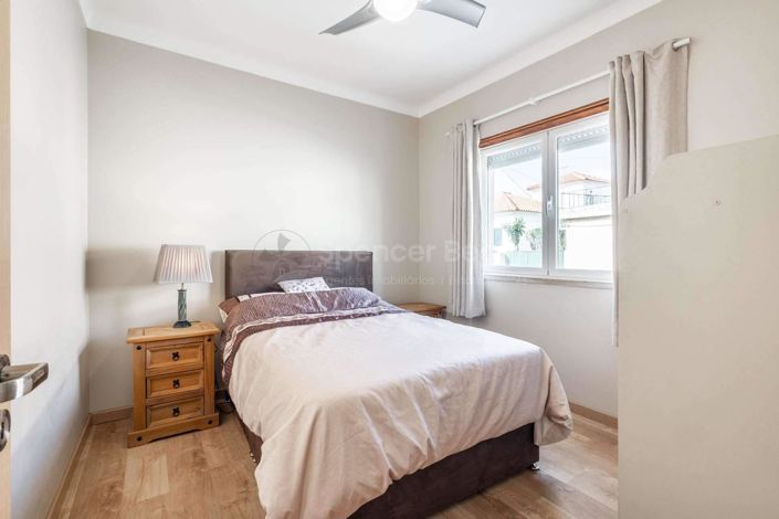 Image No.17-4 Bed House for sale