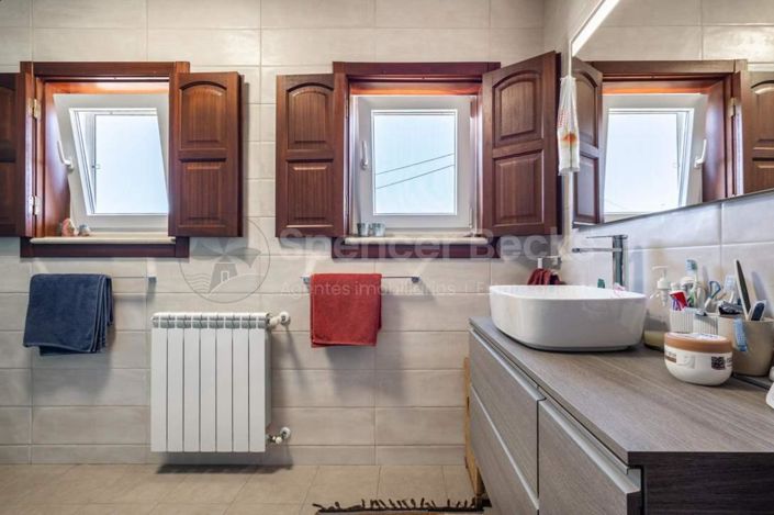 Image No.13-4 Bed House for sale