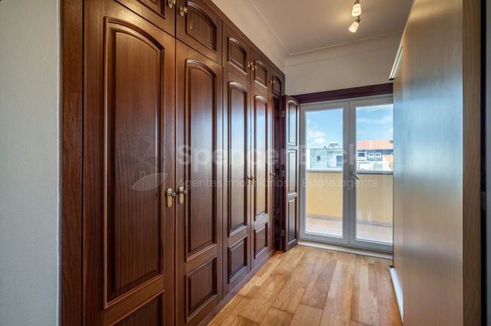 Image No.21-4 Bed House for sale