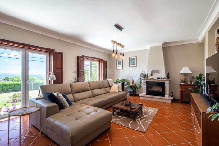 Image No.3-4 Bed House for sale