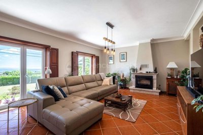 1ad294a4-5cb3-6eee-9296-3269e46edc15