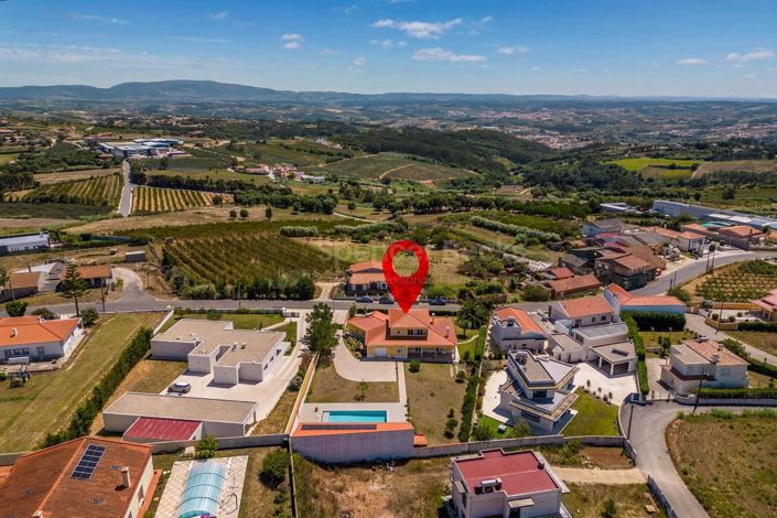 Image No.44-4 Bed House for sale