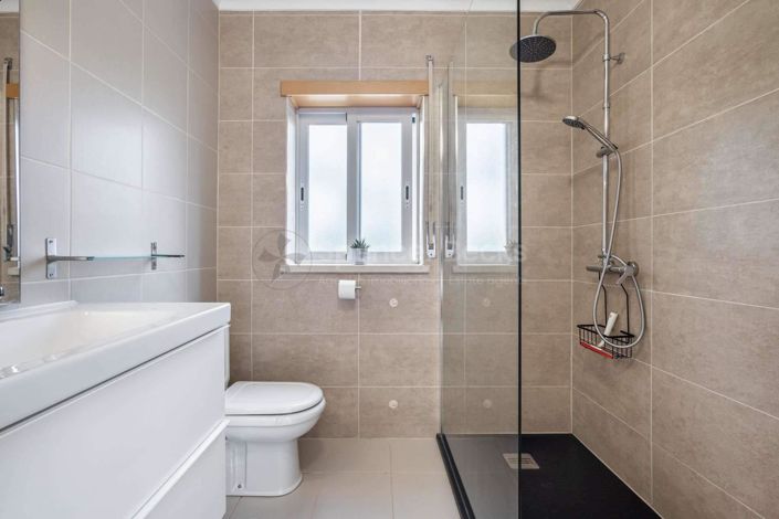 Image No.14-6 Bed House for sale