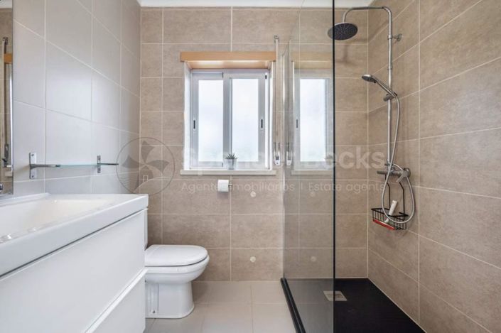 Image No.15-6 Bed House for sale