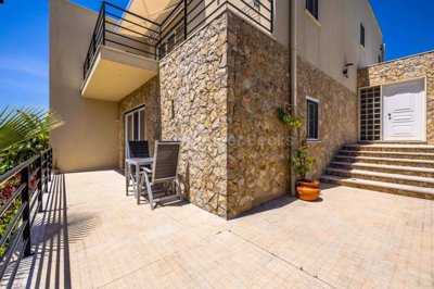 d3c47bec-d003-3d97-a6b9-2373ae27b239