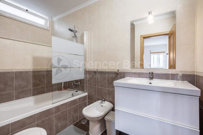 Image No.22-6 Bed House for sale