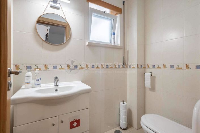 Image No.4-6 Bed House for sale