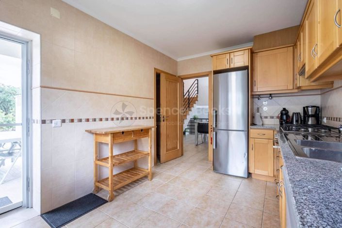 Image No.6-6 Bed House for sale