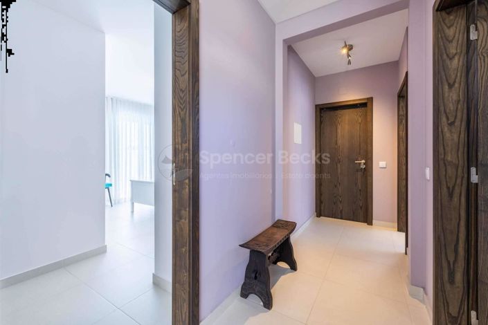 Image No.10-3 Bed House for sale