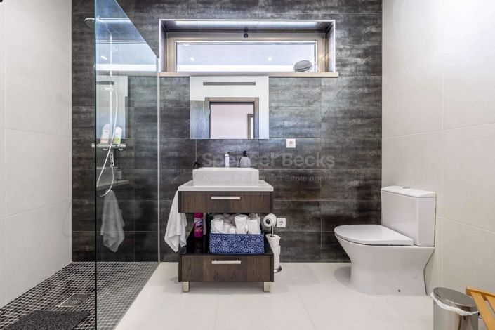 Image No.13-3 Bed House for sale