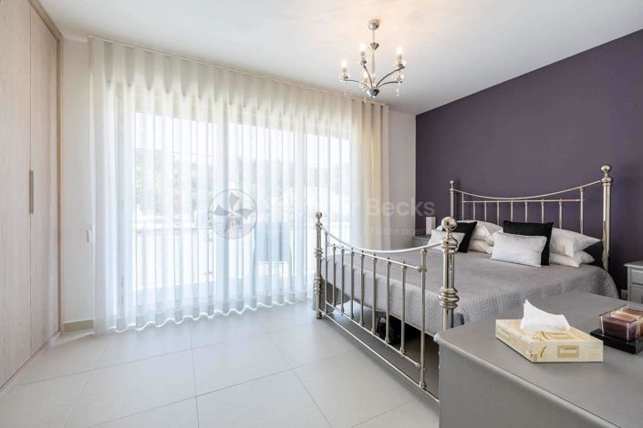 Image No.17-3 Bed House for sale